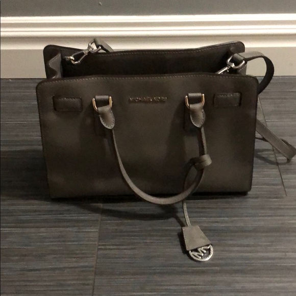 Michael Kors Handbags - Michael Kors bag, comes with dust bag